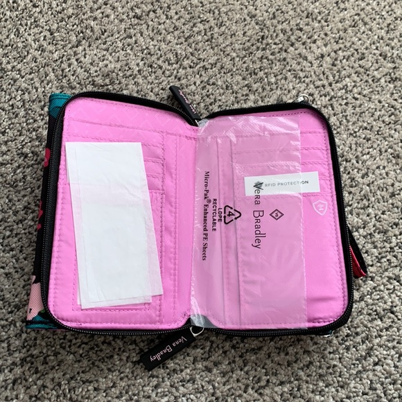 Vera Bradley Lighten Up RFID 3-in-1 Crossbody - Picture 3 of 6